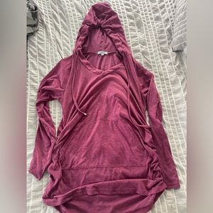 Maternity log sleeve